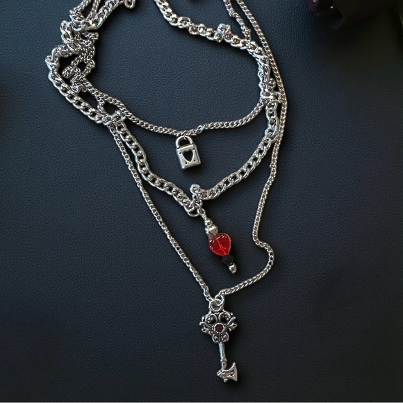 Layered Gothic Heart Lock and Key Pendant Necklace - Picture 12 of 16